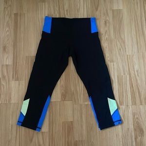 Capris Lululemon size 4.